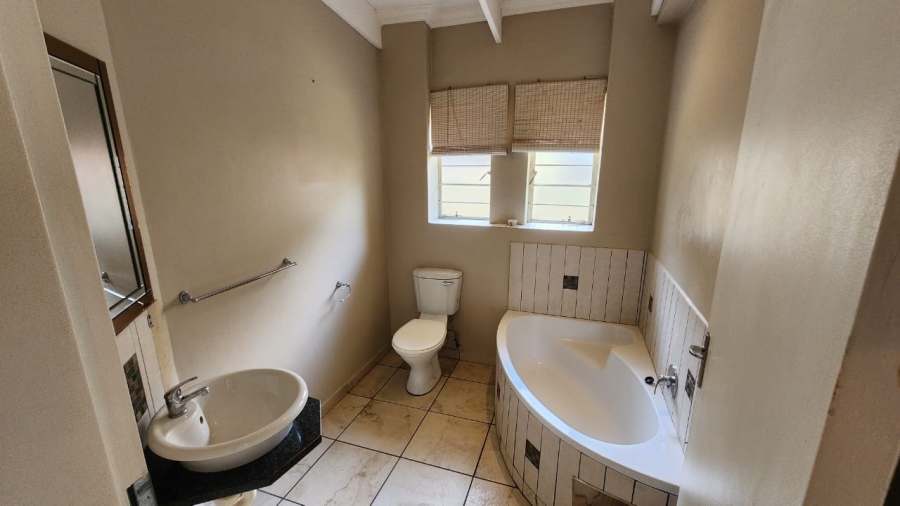 To Let 3 Bedroom Property for Rent in Waterval East North West